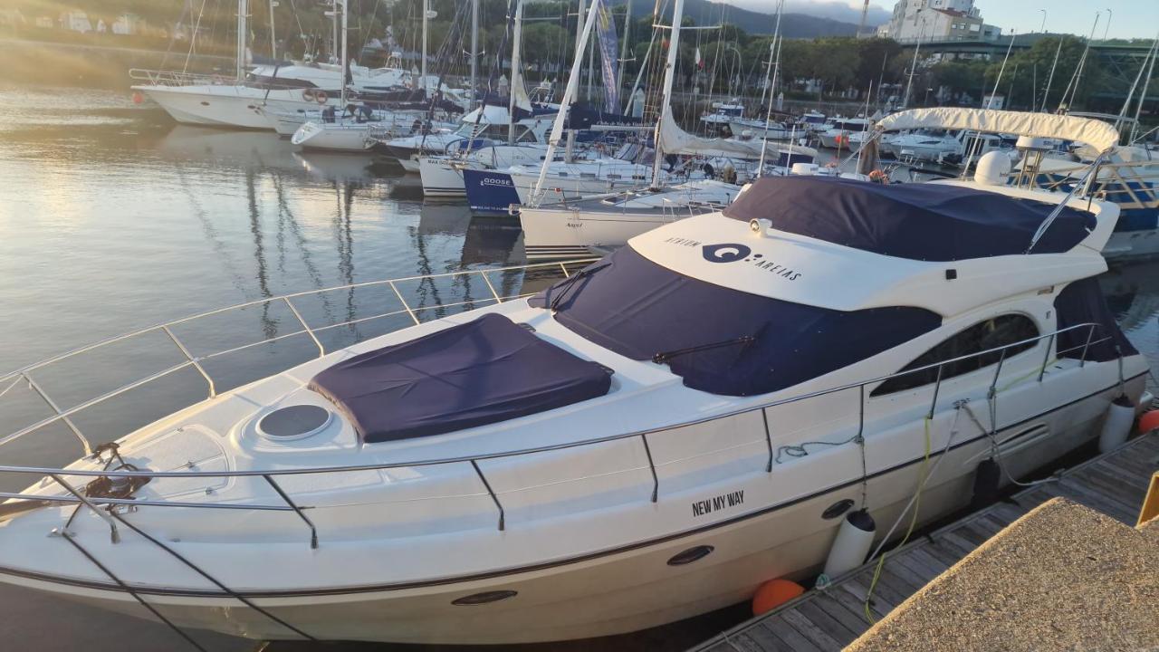 Barco No Coracao Da Cidade - Iate De 5 Estrelas Βιάνα ντο Καστέλο Εξωτερικό φωτογραφία
